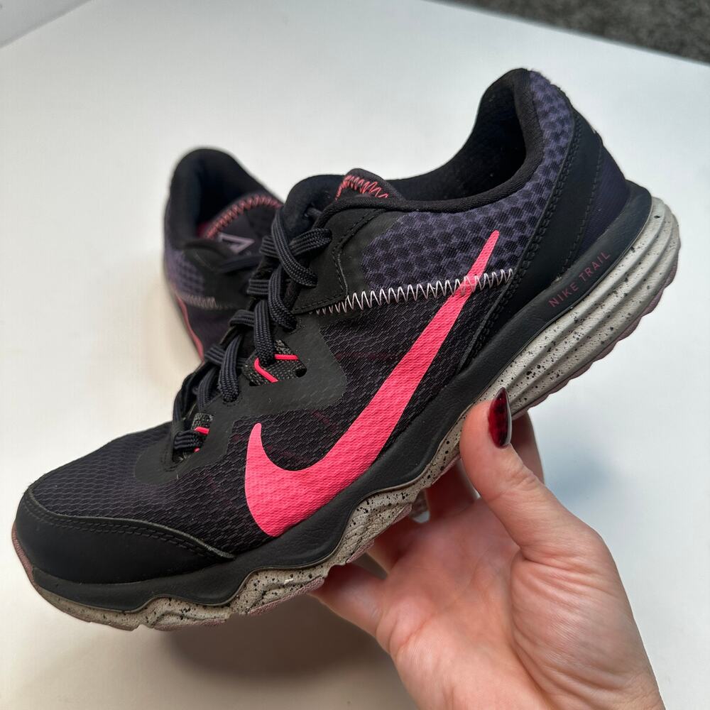 Nike Juniper Trail Black Hyper Pink Trail Sneakers